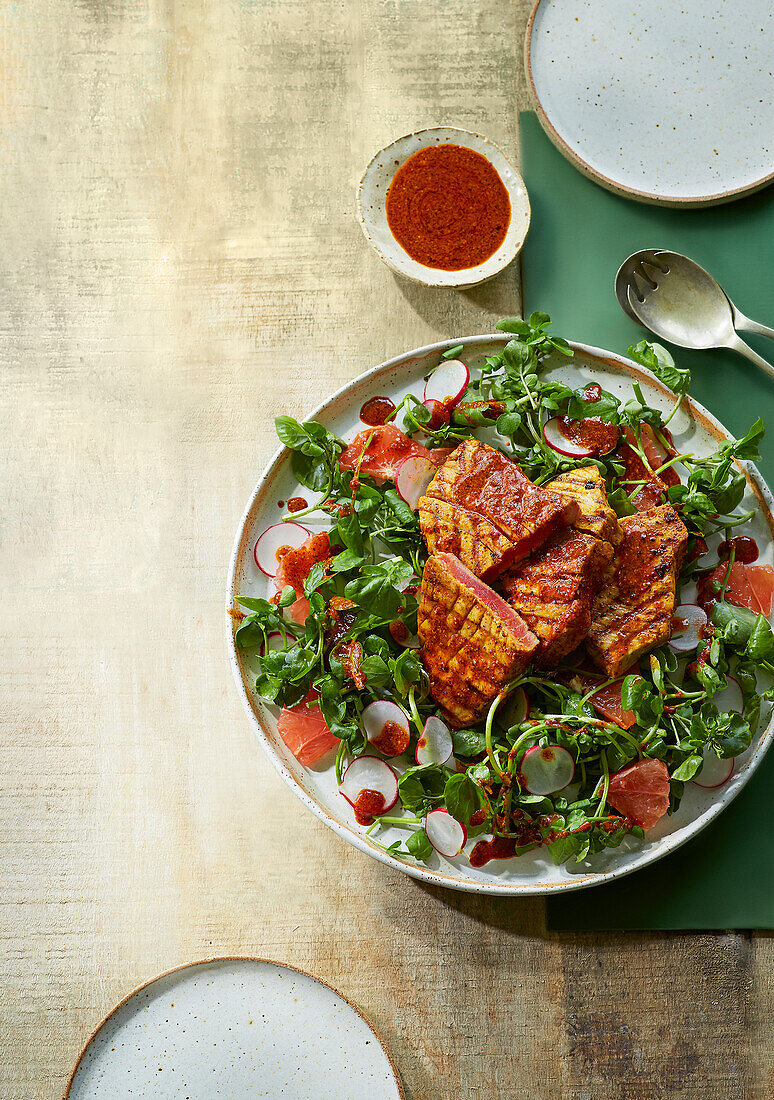 Gebratener Thunfischsalat mit Achiote