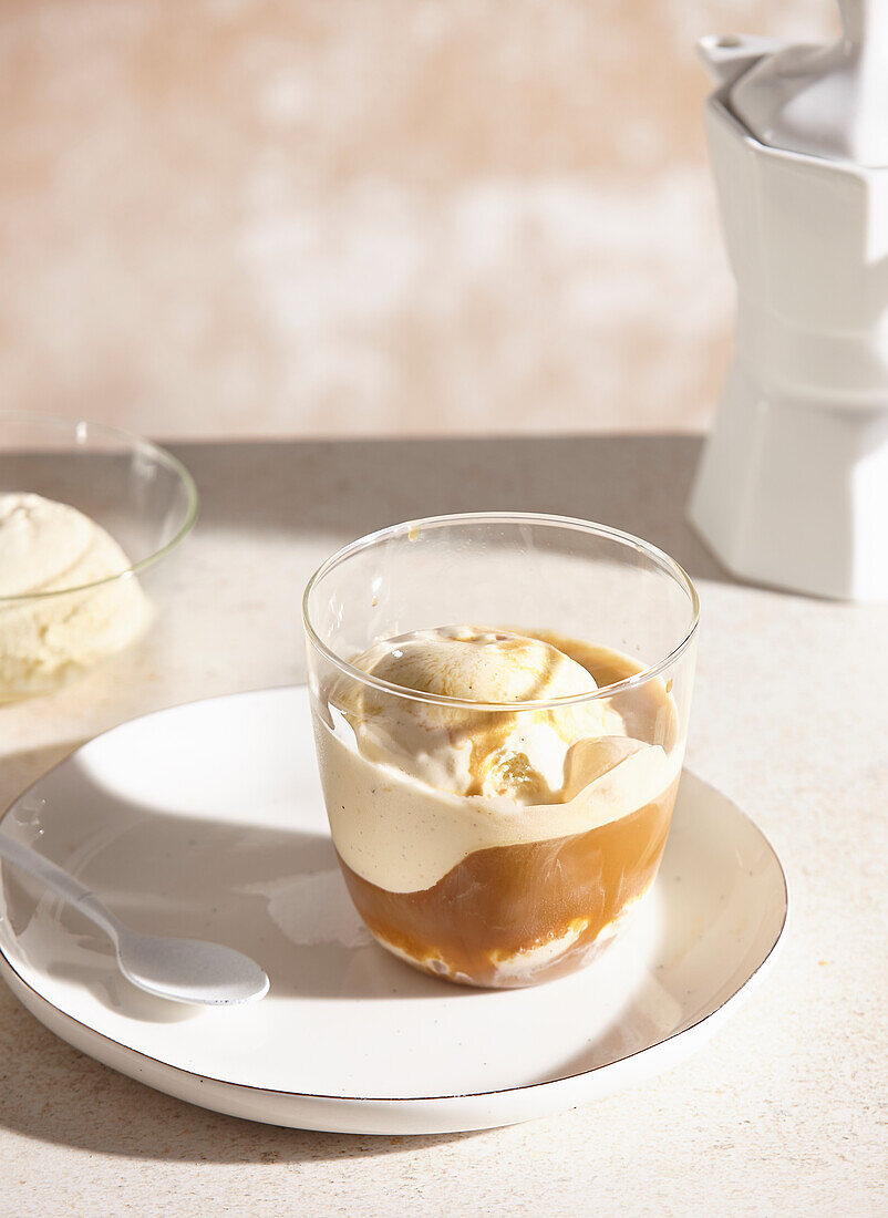 Affogato (ice cream with coffee, Ital)