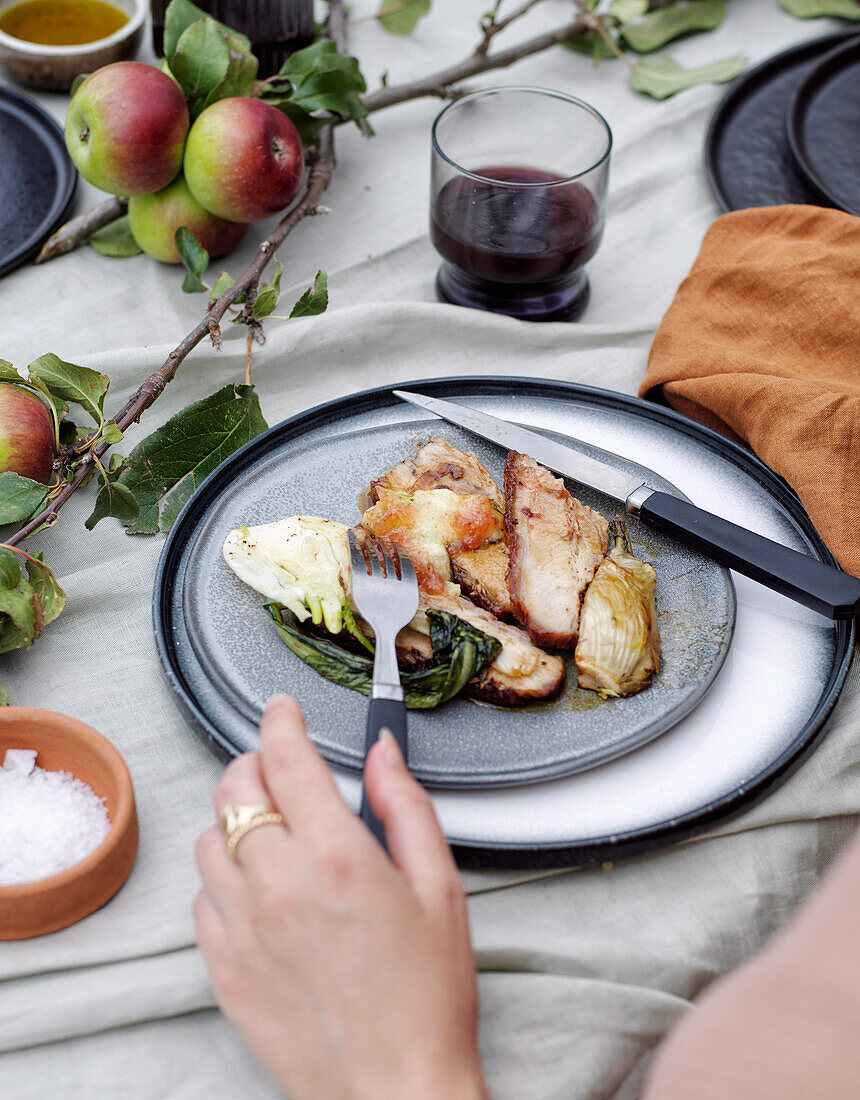 Gebratener Schweinebauch mit Fenchel