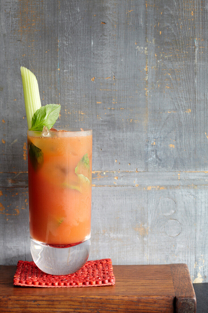 „Red Snapper“-Cocktail mit Gin und Tomatensaft
