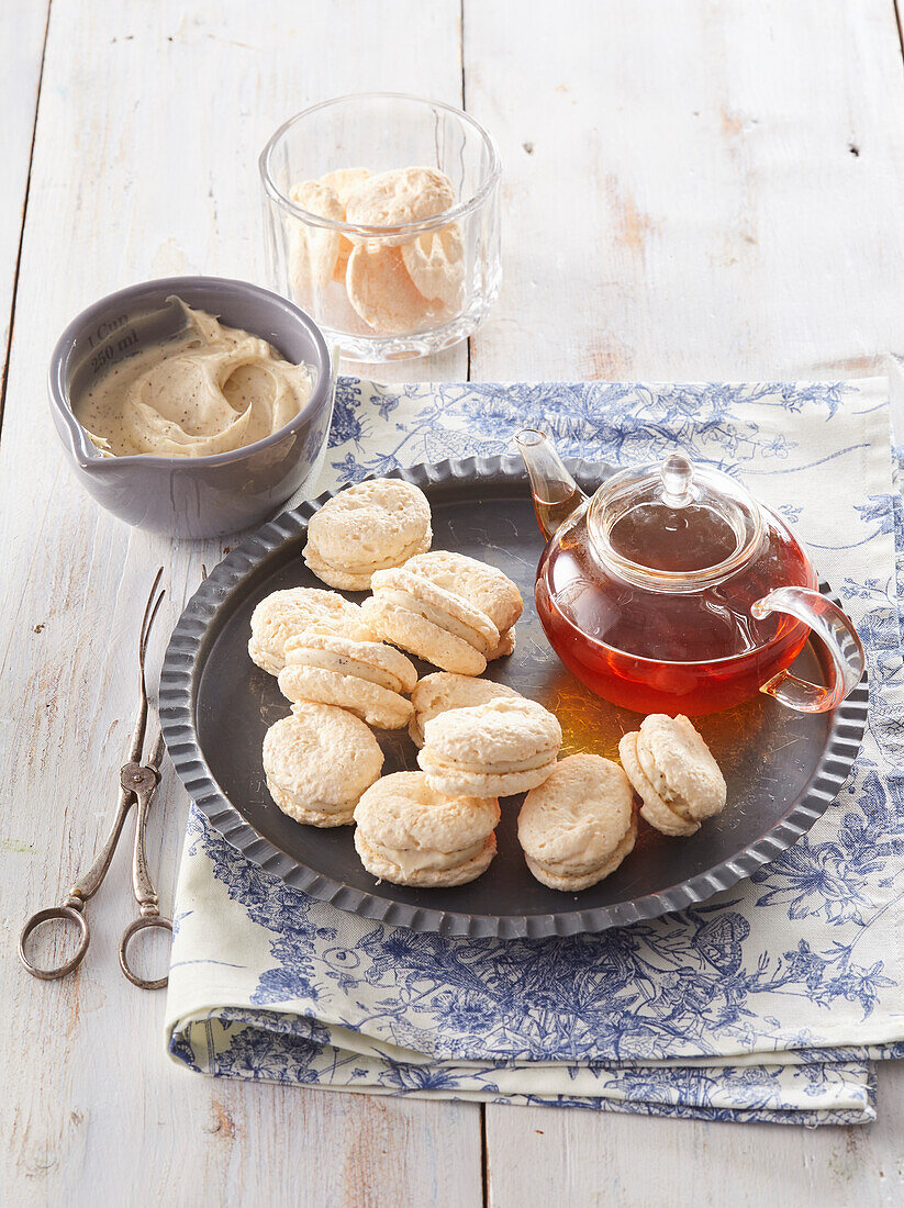 Meringue sandwich cookies