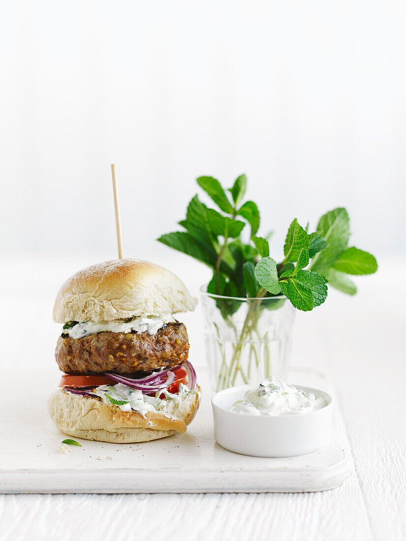 Lammburger mit Tzatziki