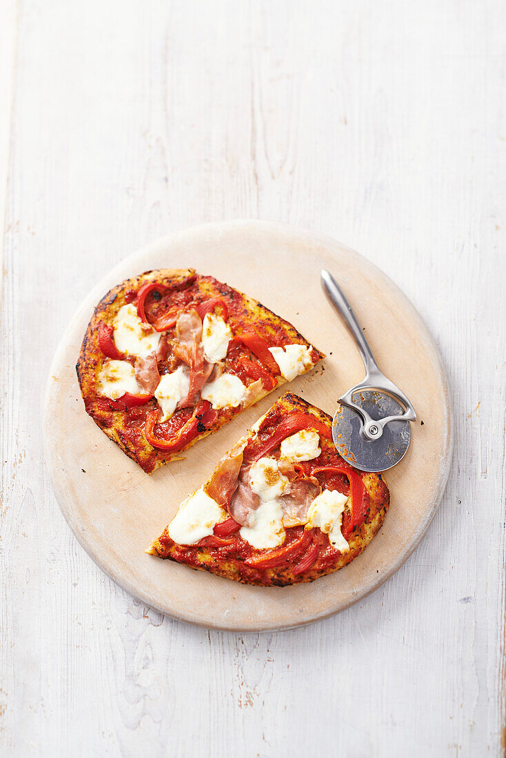 Prosciutto and pepper pizza