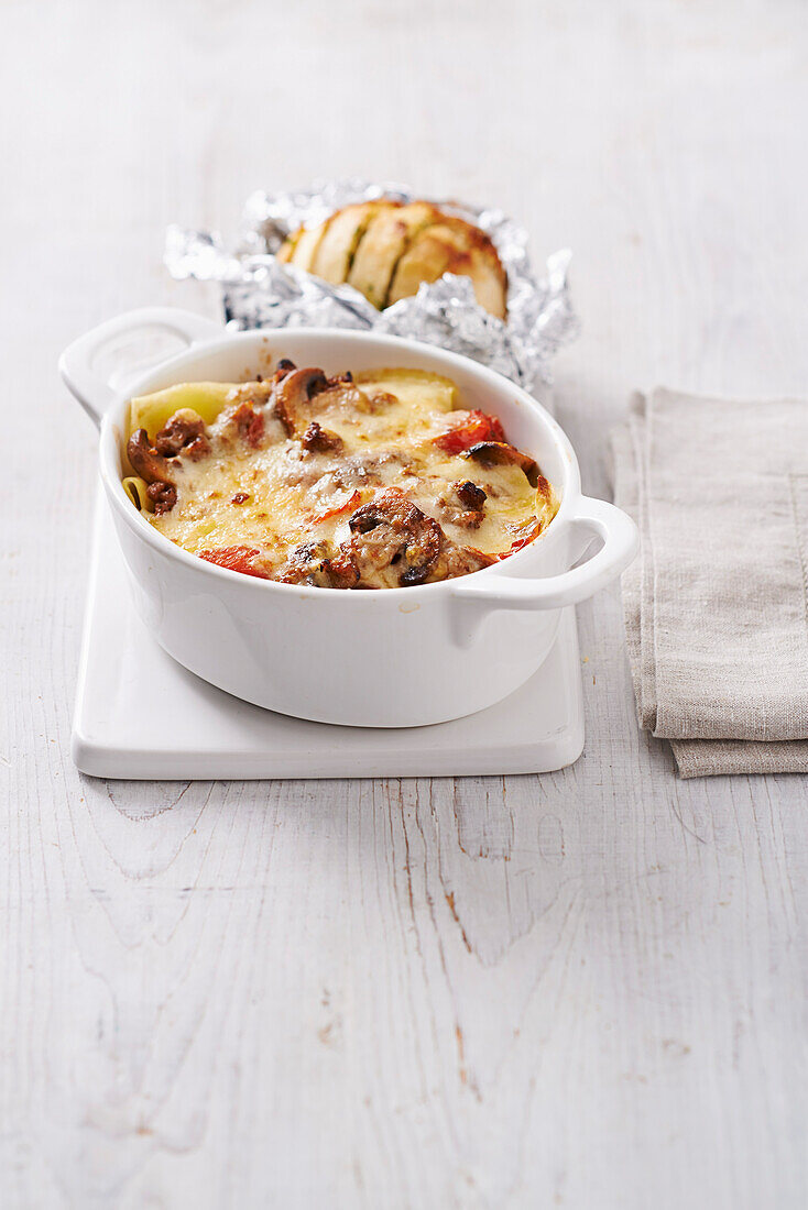 Wurst-Pilz-Lasagne