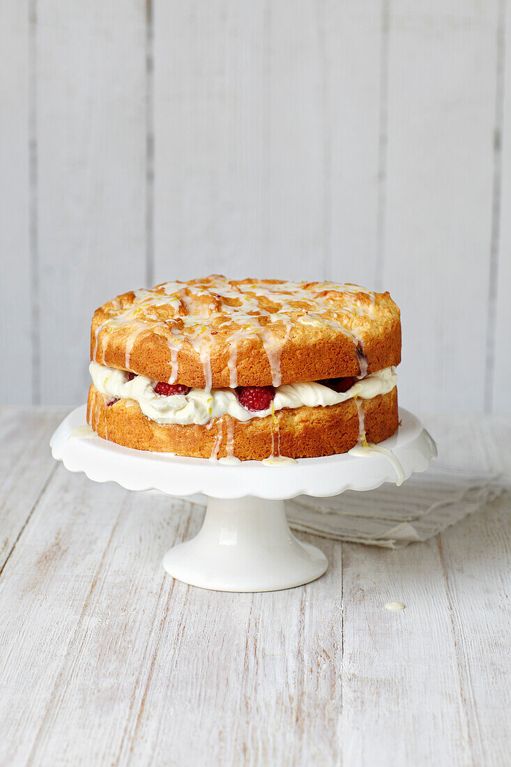 Delicious lemon raspberry sandwich cake