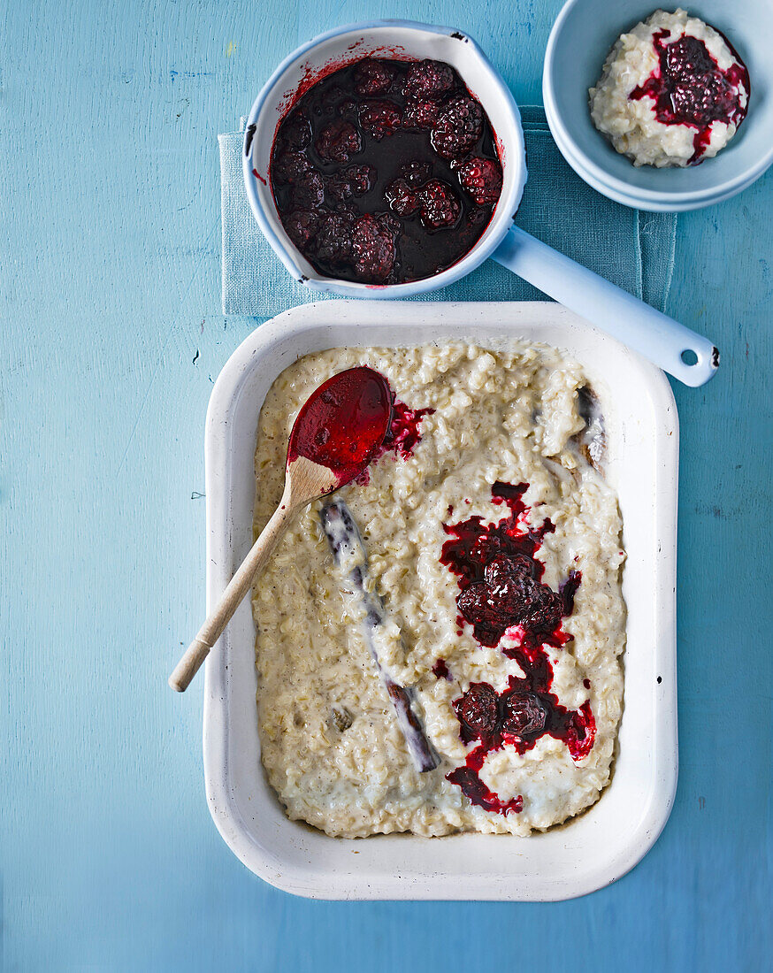 Rice pudding with mulberries