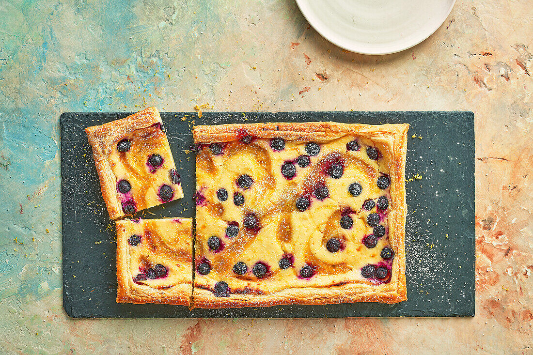 Blaubeer-Käsekuchen-Tarte mit Zitrone