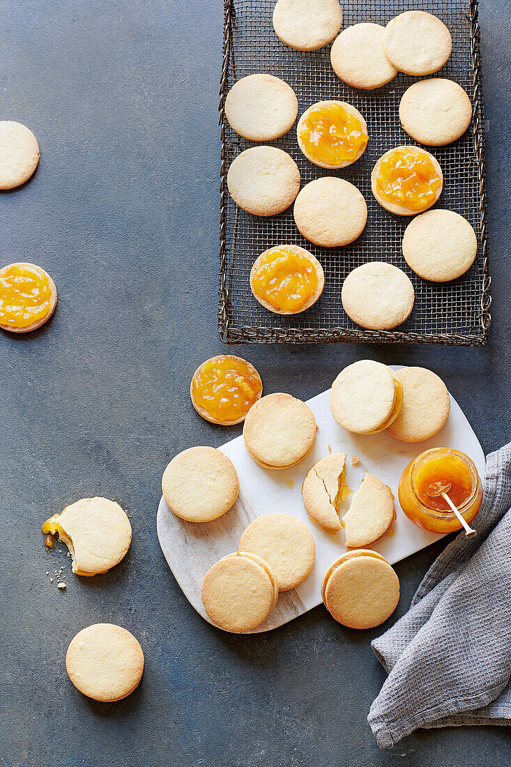 Sandwich-Cookies mit Orangenmarmelade