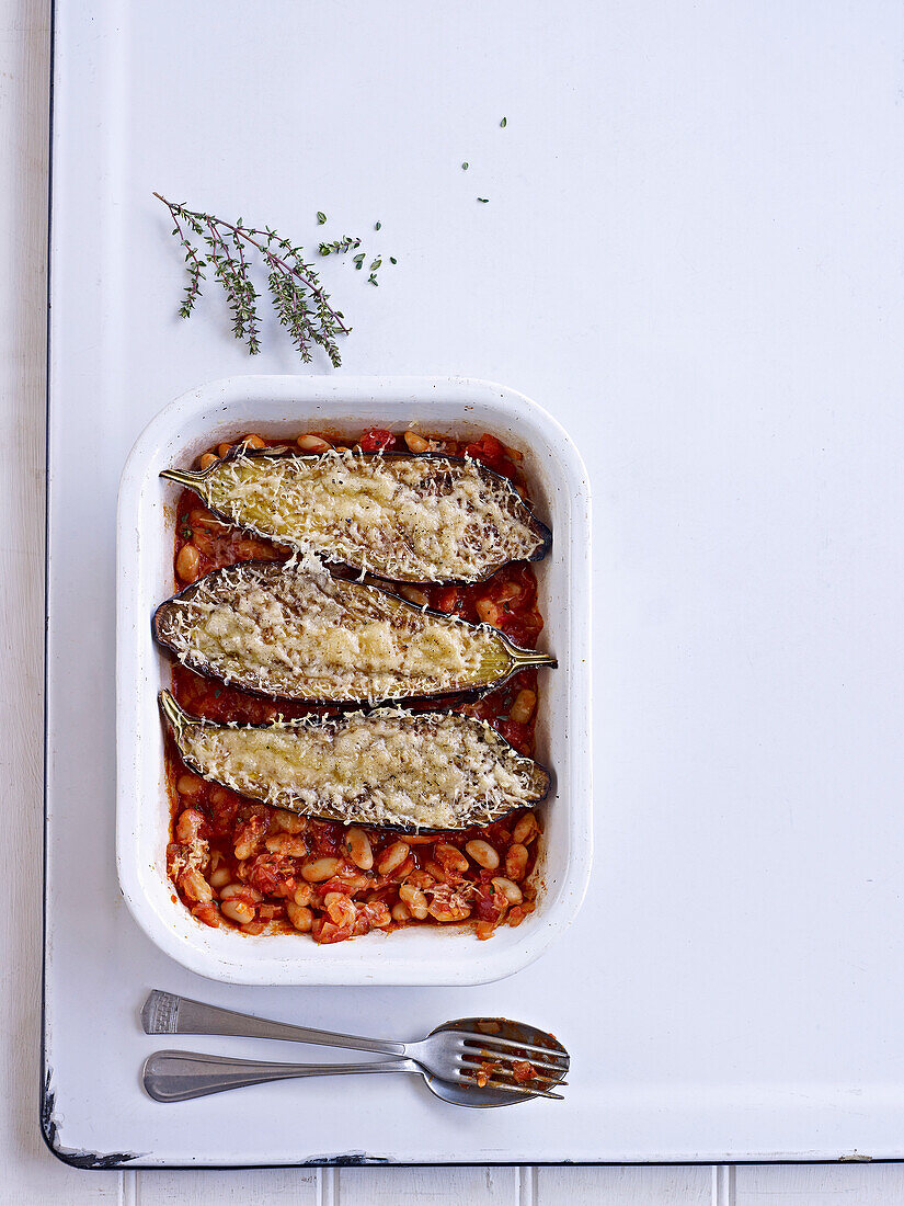 Baked aubergines with cannellini beans