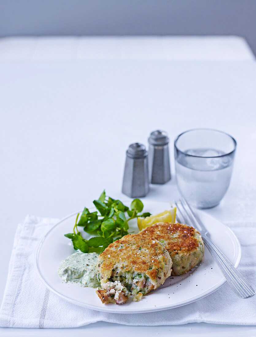 Kipper-Fischfrikadellen mit Brunnenkresse-Mayo