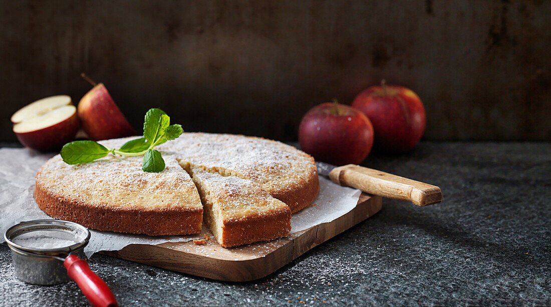 Flat apple pie with icing sugar