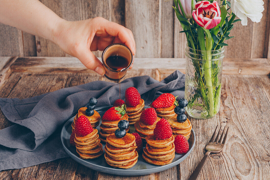 Mini Pancakes with fresh berries