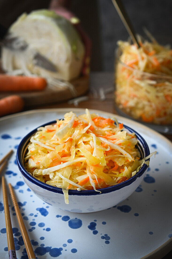 Weißkohl-Möhren-Salat