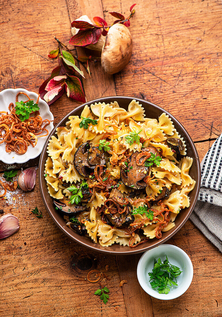 Farfalle with porcini mushrooms