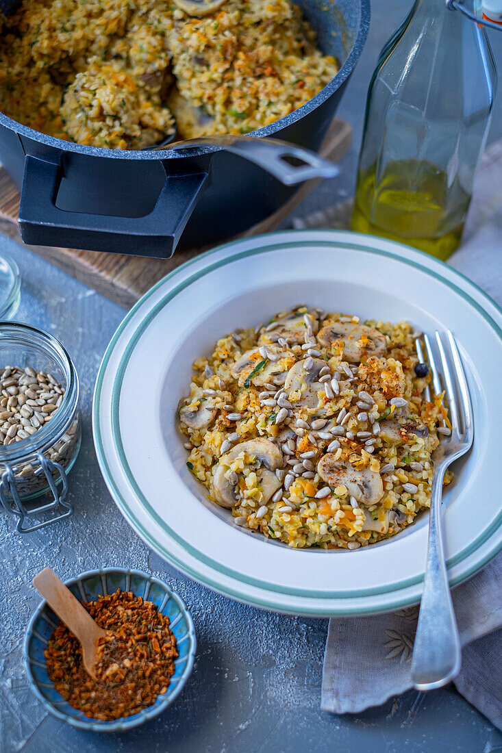 Bulgur mit Linsen, Champignons und Gemüse