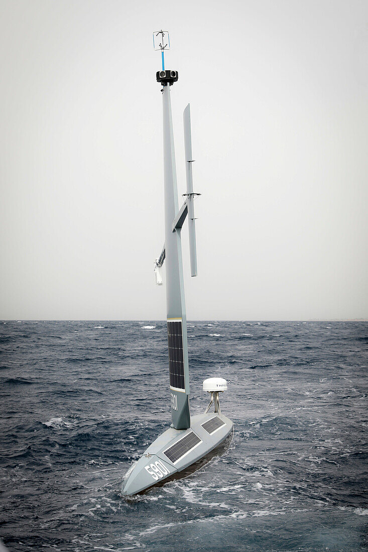 Unmanned surface vehicle