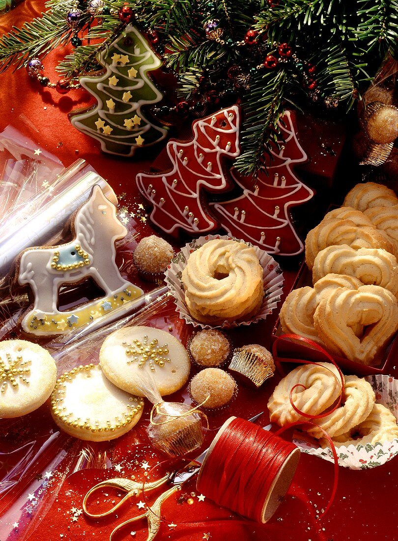 Lebkuchenfiguren, Spritzgebäck, & Konfekt zu Weihnachten