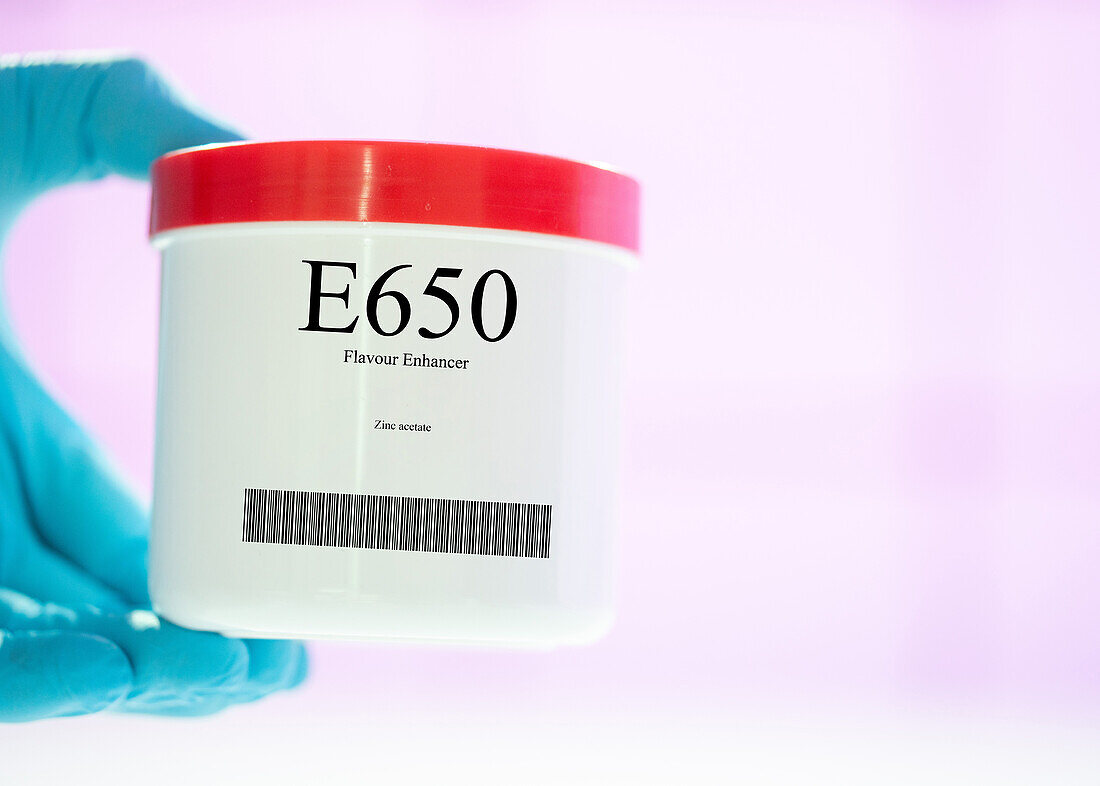 Container of the food additive E650