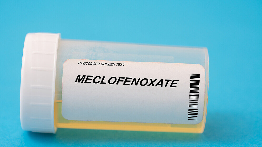 Urine test for meclofenoxate