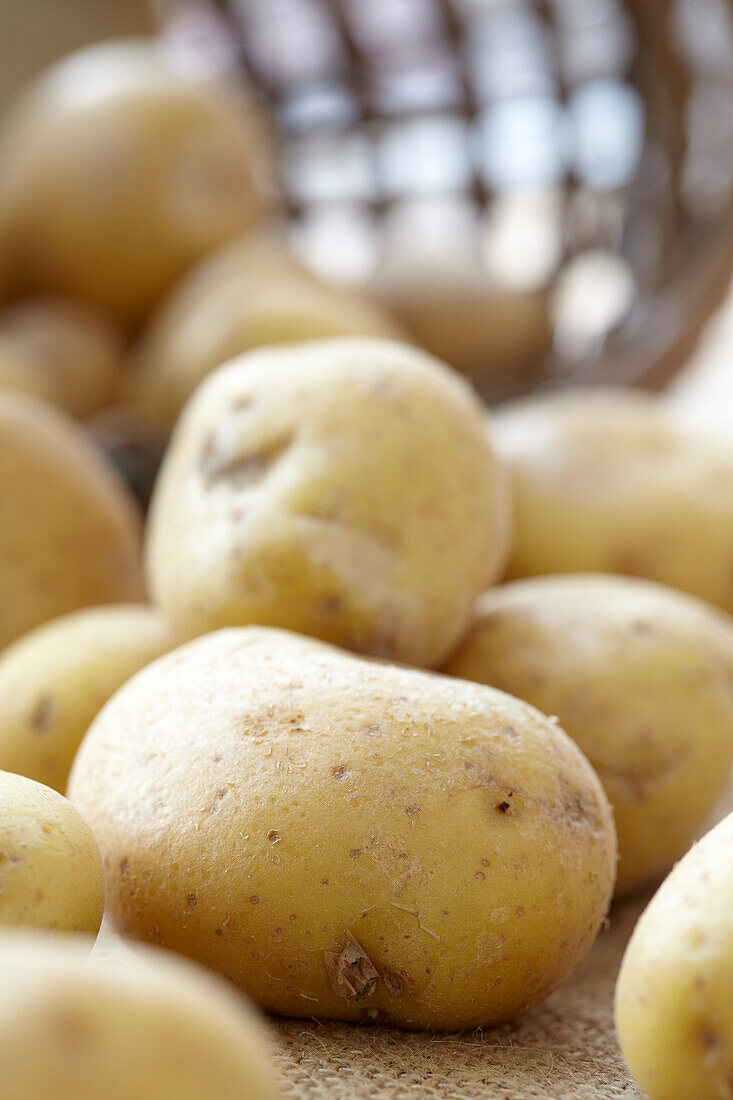 Kartoffeln im Korb
