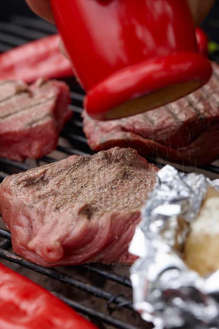 Steaks auf dem Grill