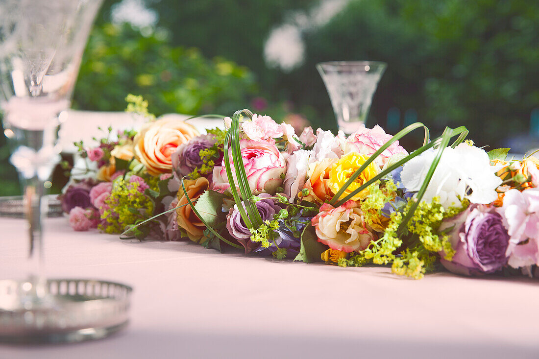 Table decoration of roses