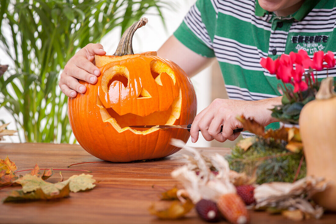 Prepare Halloween Pumpkin