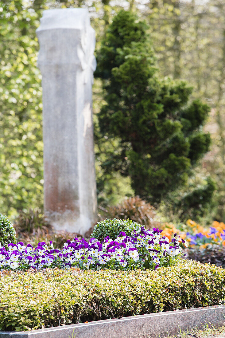 Grave planting