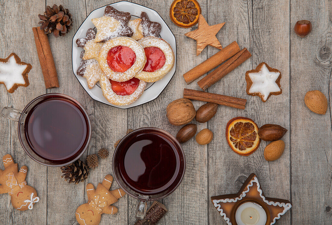 Children's punch with biscuits