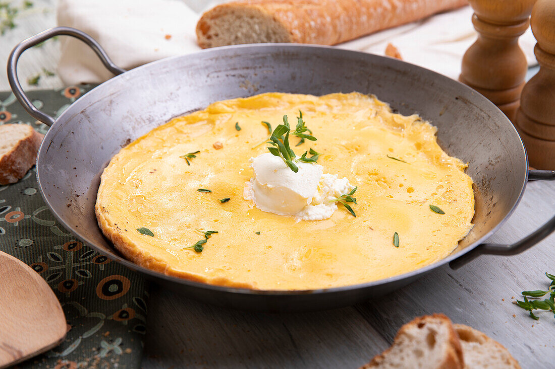 Ziegenkäse-Omelette mit Bohnenkraut