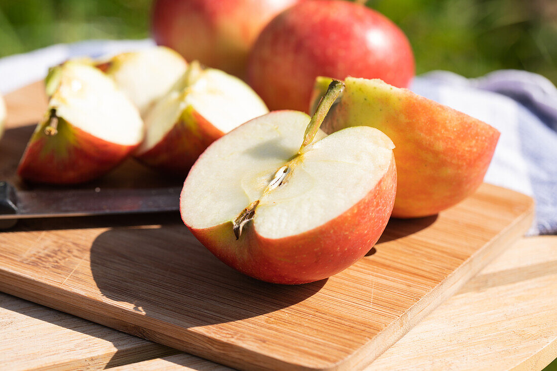 Sliced apples