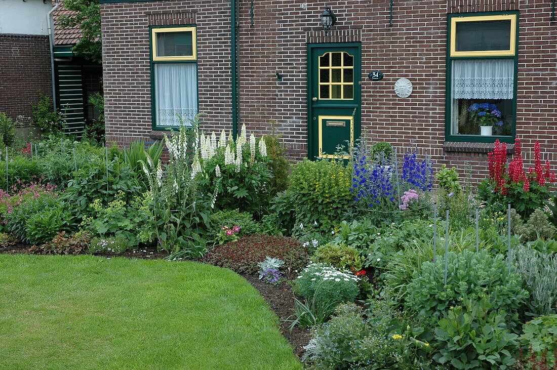 Flowerbed in front of house