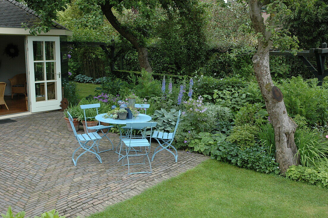Gartenansicht mit Terrasse