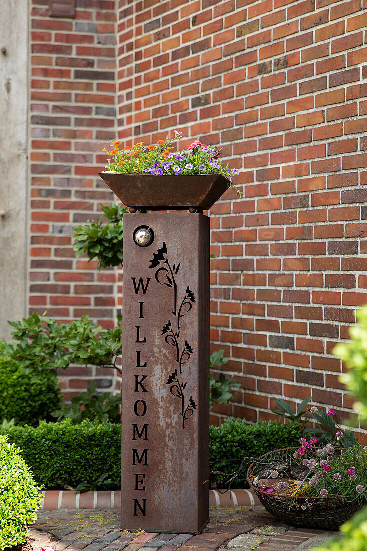 Pflanzsäule im Ambiente