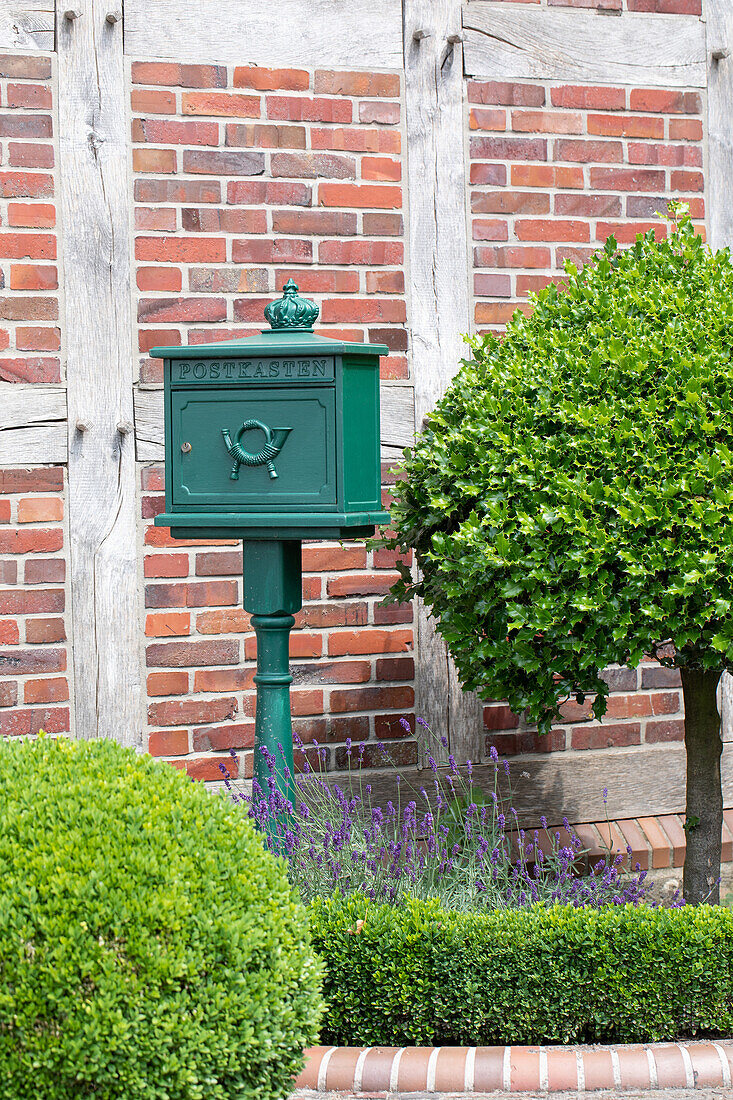 Gartendekoration Briefkasten