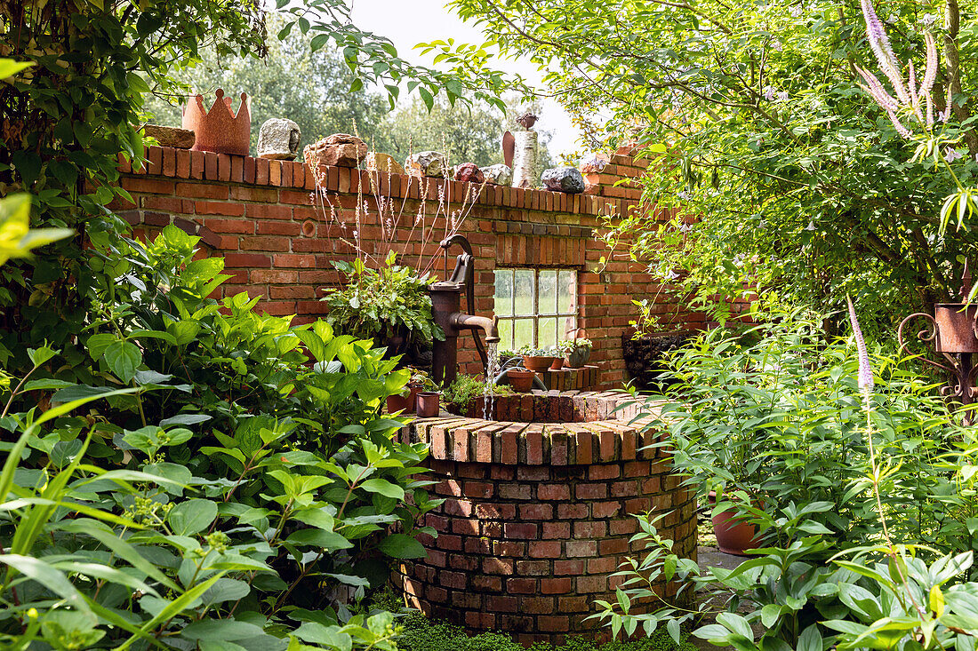 Brunnen im Garten