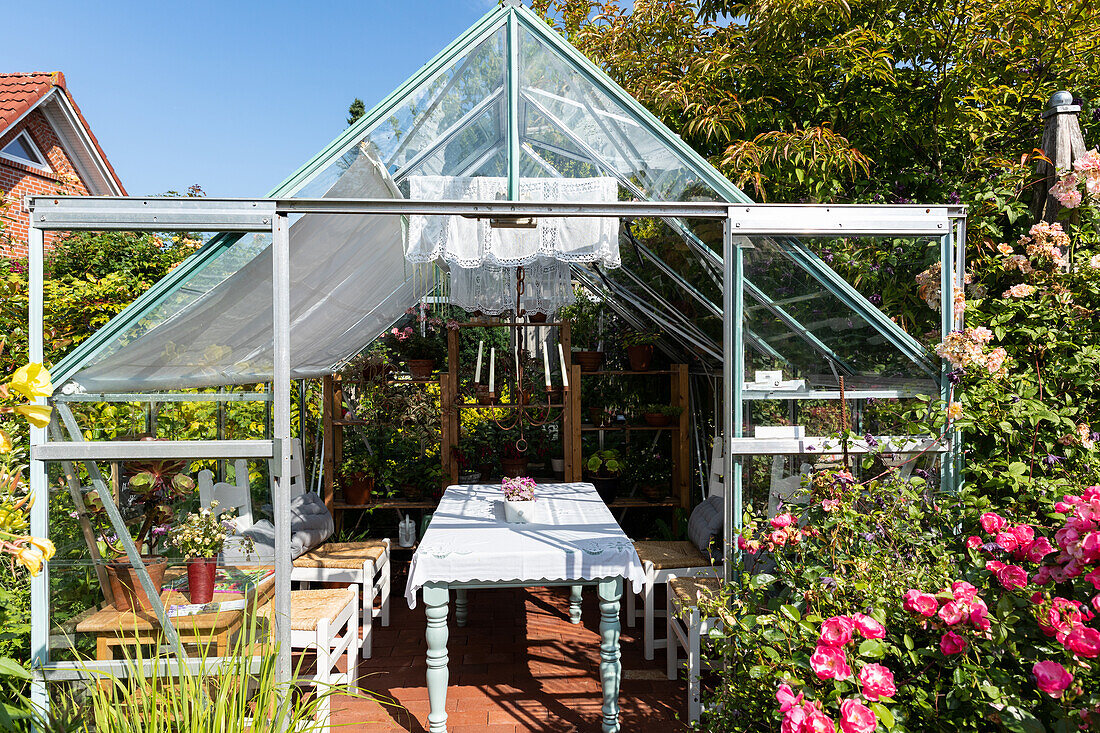 Garden impression - greenhouse