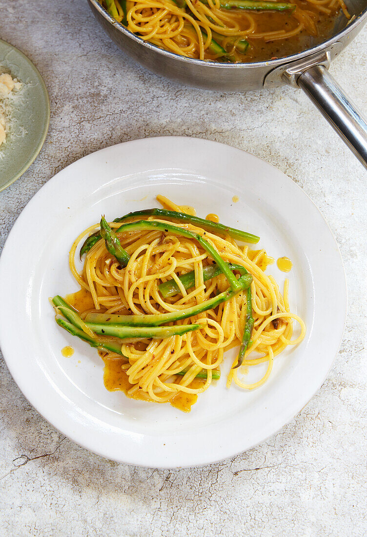 Asparagus and anchovy spaghetti