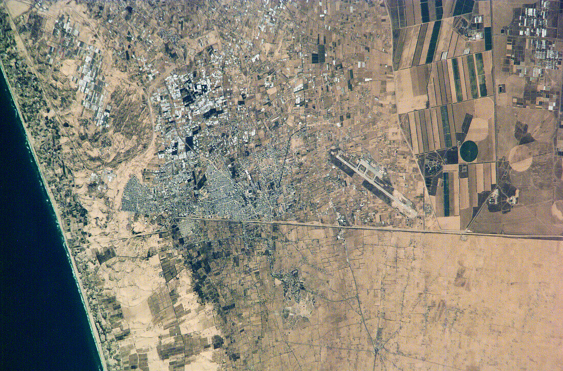 Egypt-Gaza border 2001, ISS image