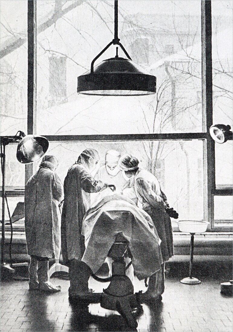 Surgical procedure in a Soviet hospital
