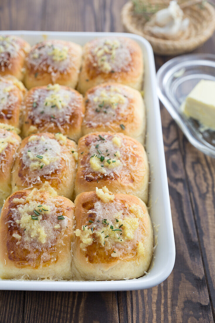 Fluffy yeast rolls with garlic and rosemary