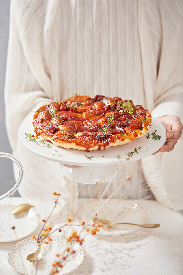 Schalotten Tarte Tatin mit Pancetta, Mascarpone und Thymian