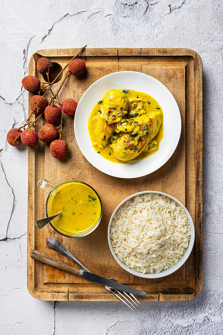 Chicken curry with lychee and rice