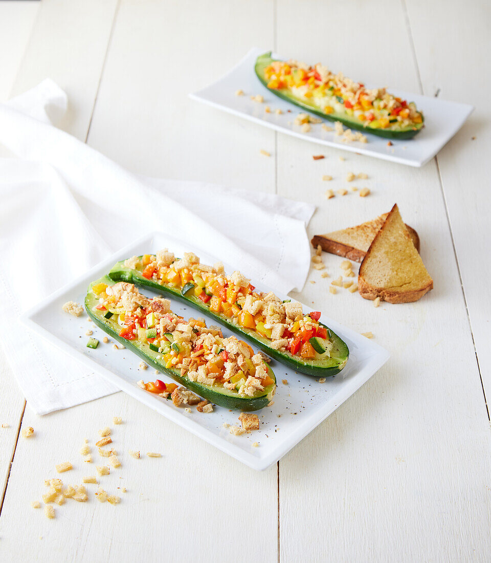 Stuffed courgettes with paprika bread filling