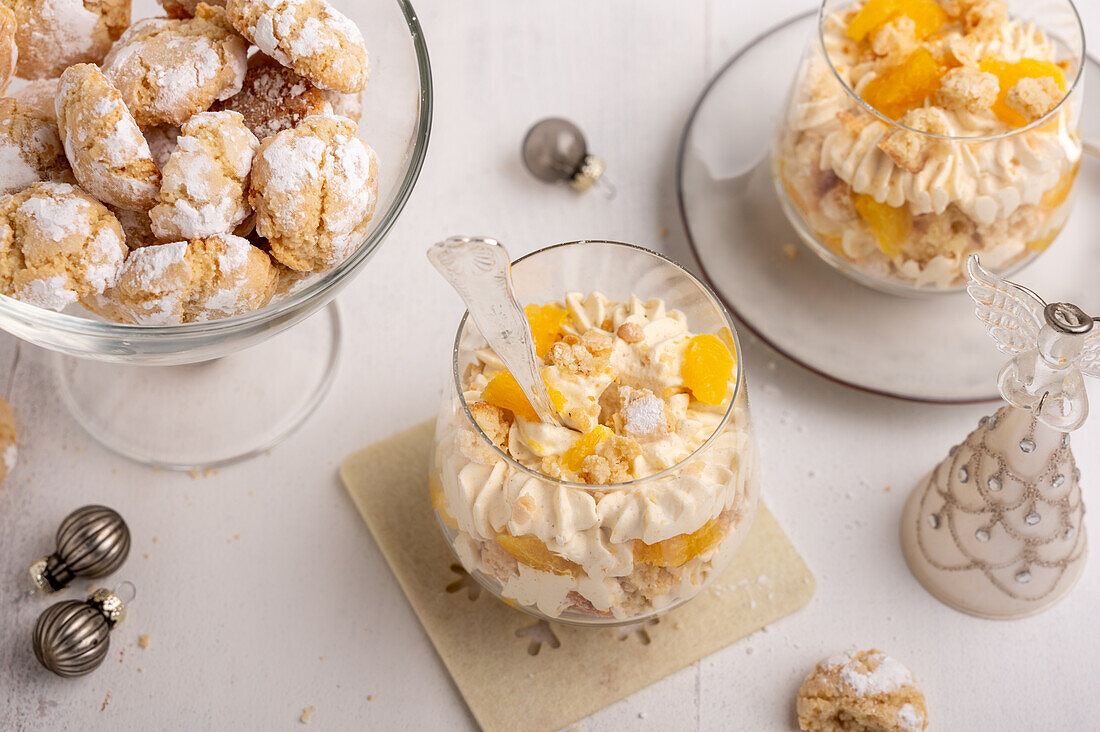 Vegan orange cream with orange pieces and amarettini