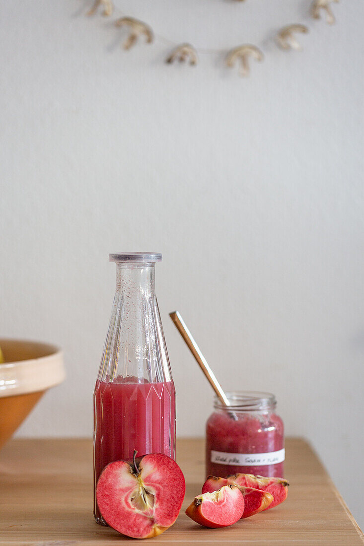 Syrup and jam made from red-fleshed apples