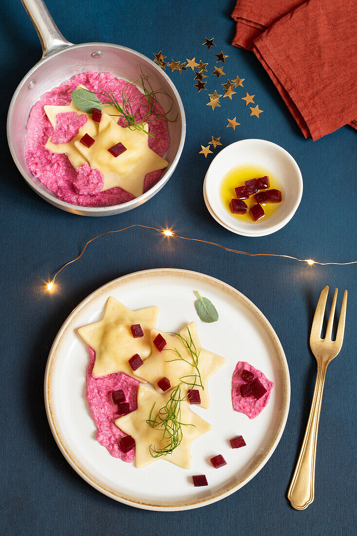 Star-shaped ravioli with ricotta, gorgonzola and beetroot