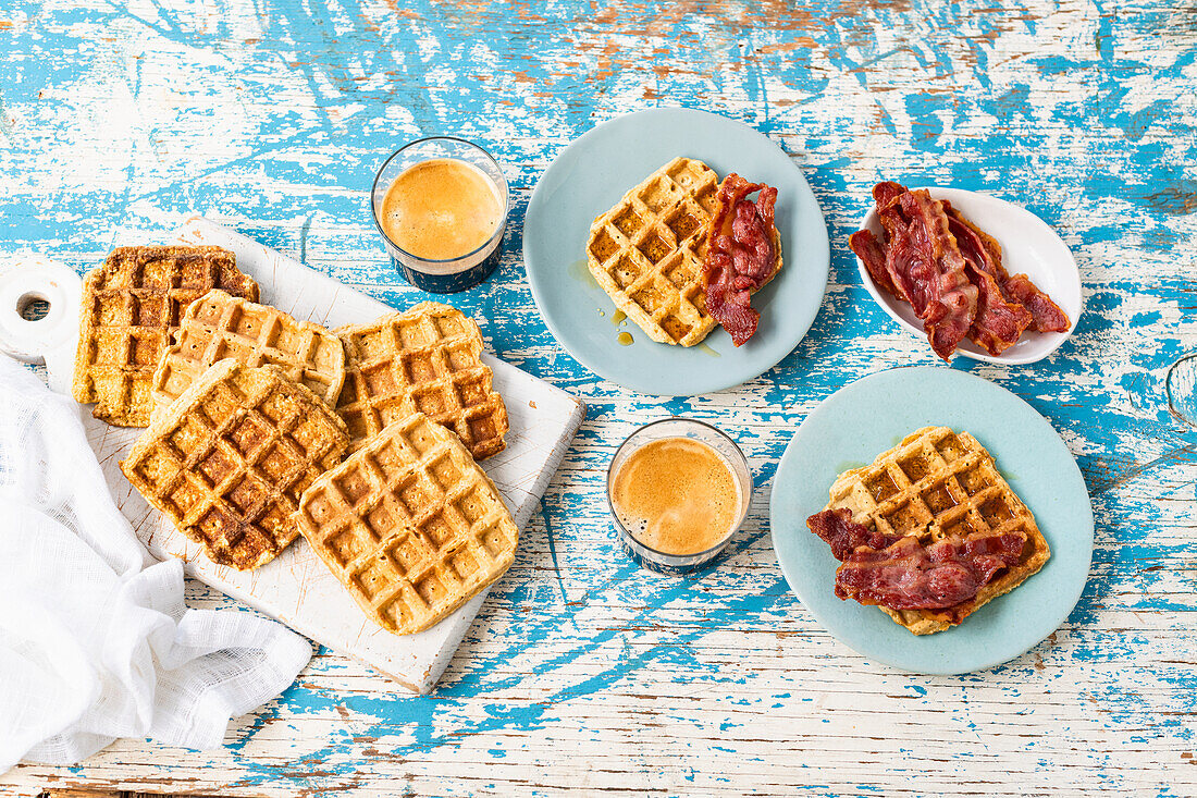 Waffles with bacon and maple syrup