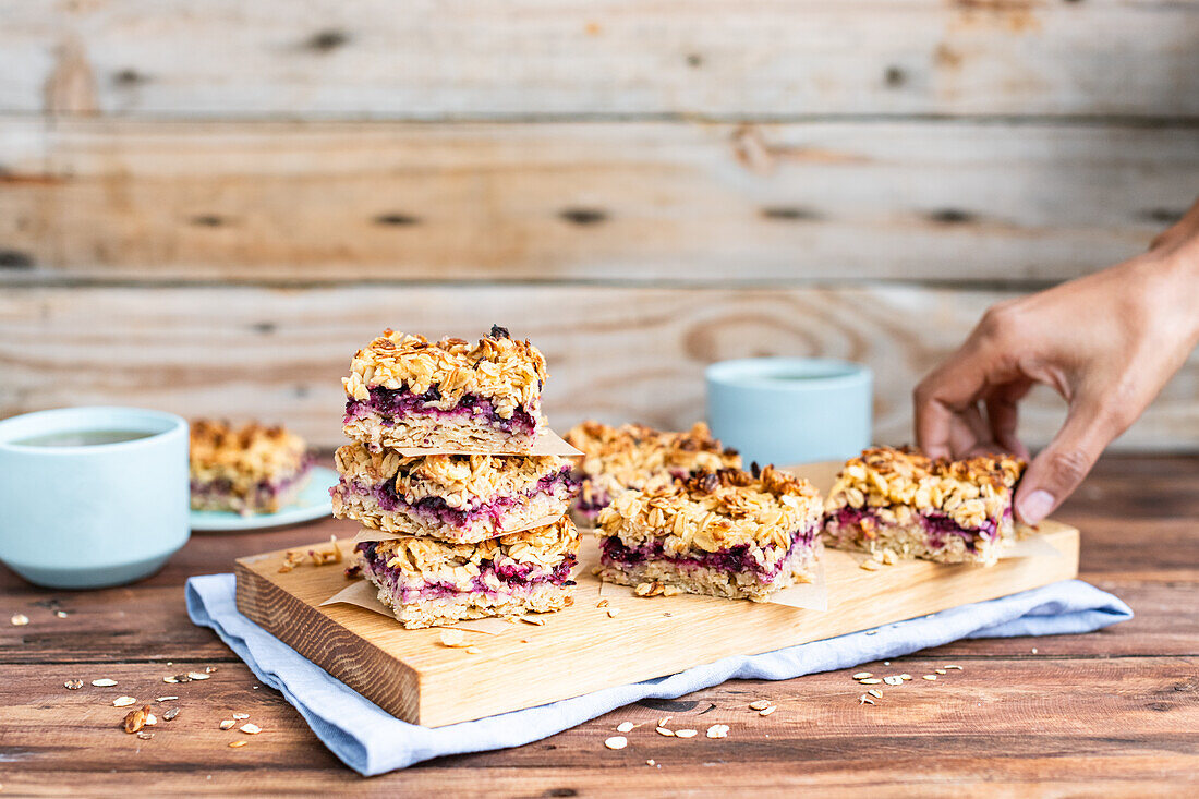 Crispy blueberry sheet cake