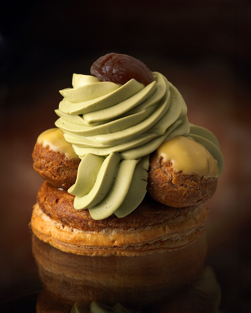 Saint Honoré tartlet with passion fruit and chestnut matcha cream